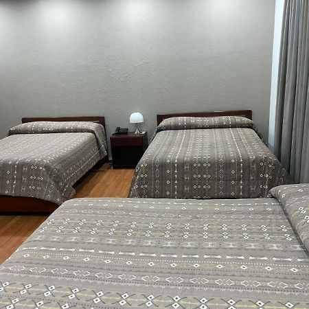Alston Inn Hotel كويتو المظهر الخارجي الصورة