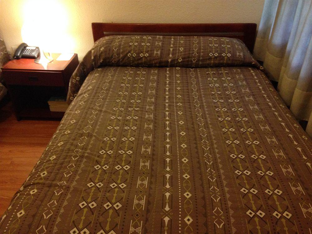 Alston Inn Hotel كويتو المظهر الخارجي الصورة