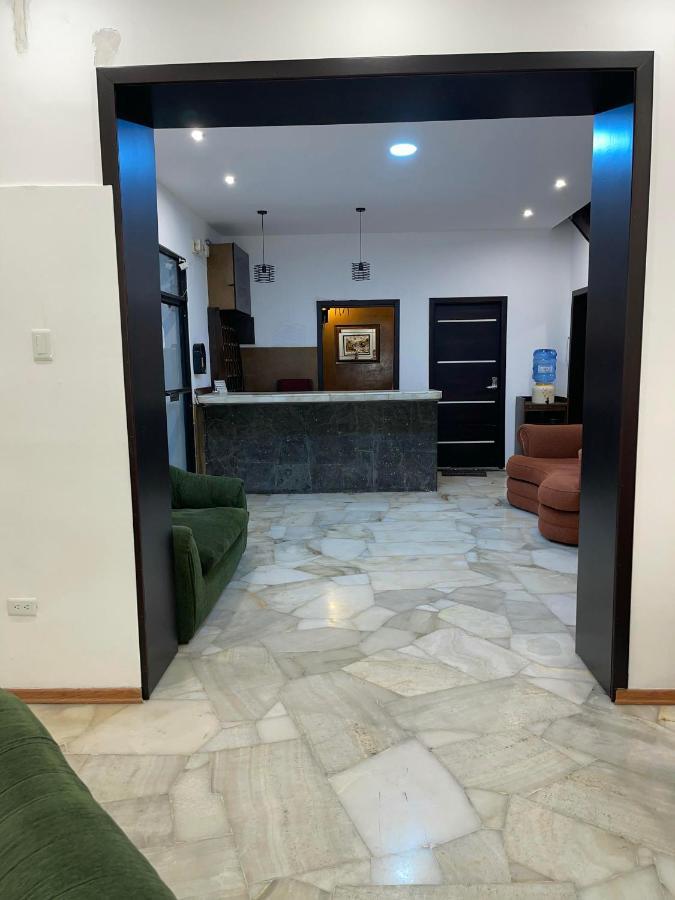 Alston Inn Hotel كويتو المظهر الخارجي الصورة