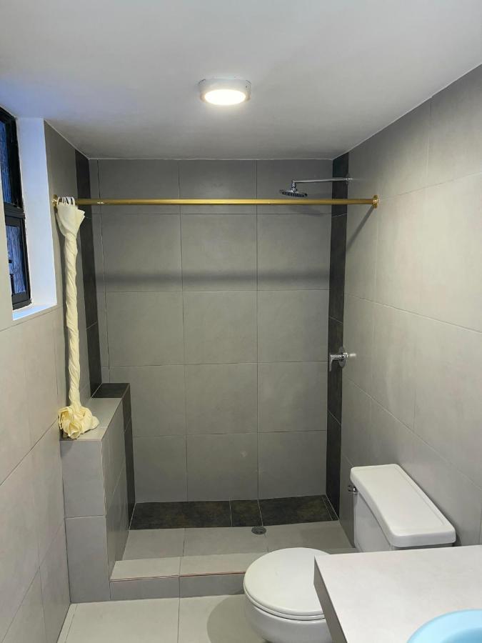 Alston Inn Hotel كويتو المظهر الخارجي الصورة