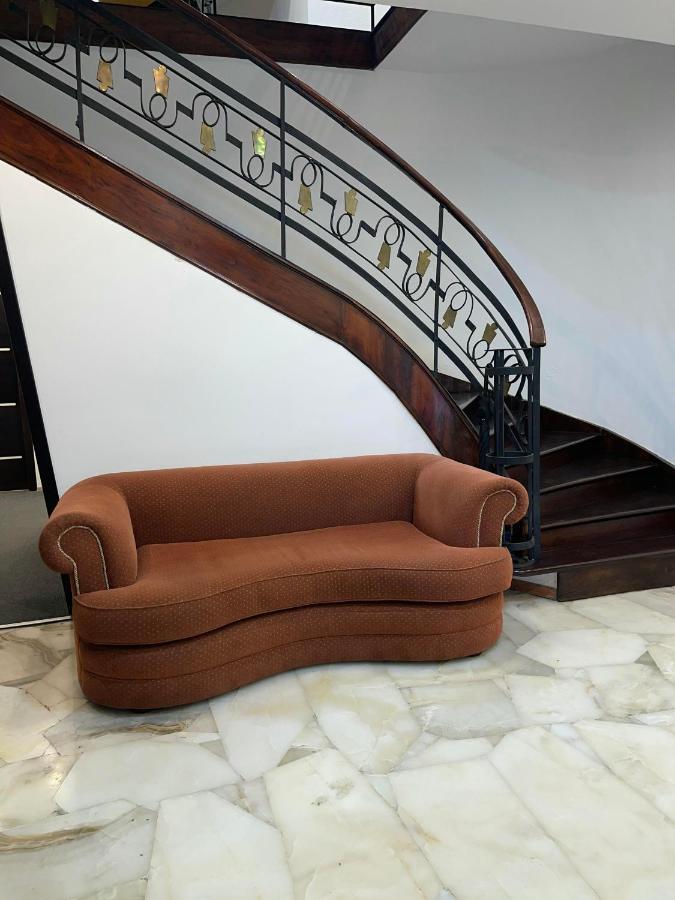 Alston Inn Hotel كويتو المظهر الخارجي الصورة