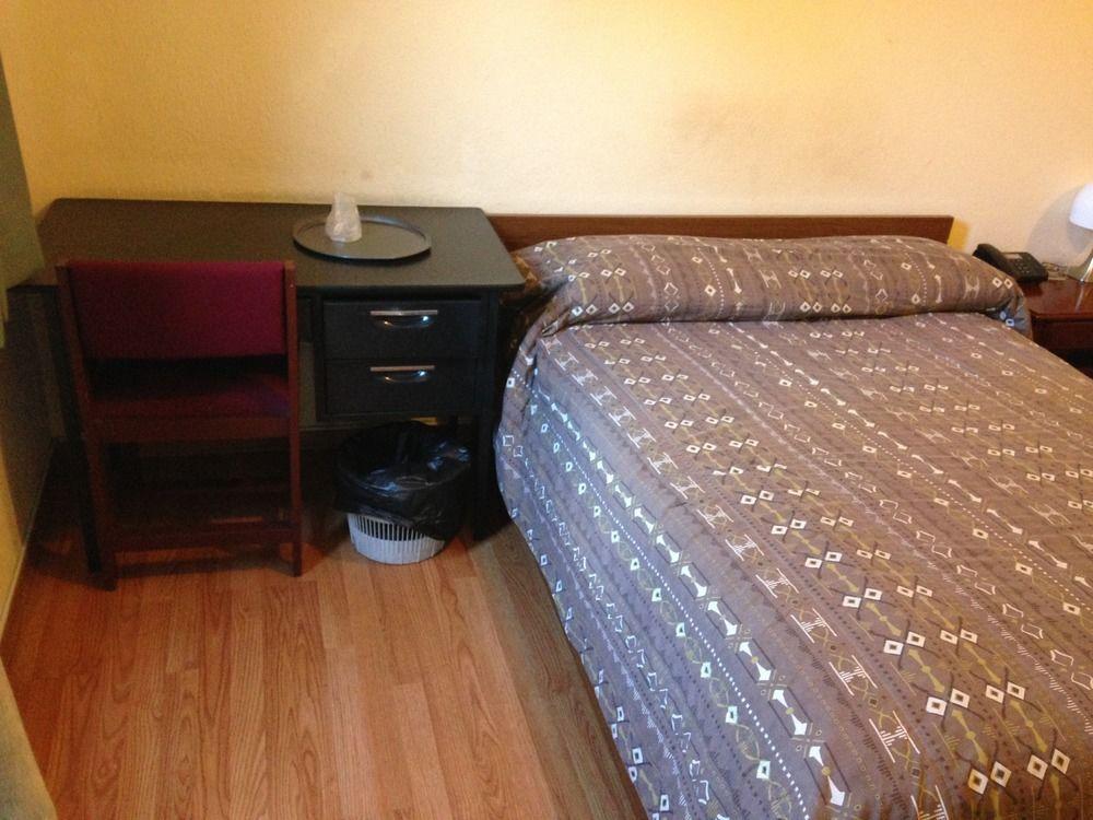 Alston Inn Hotel كويتو المظهر الخارجي الصورة