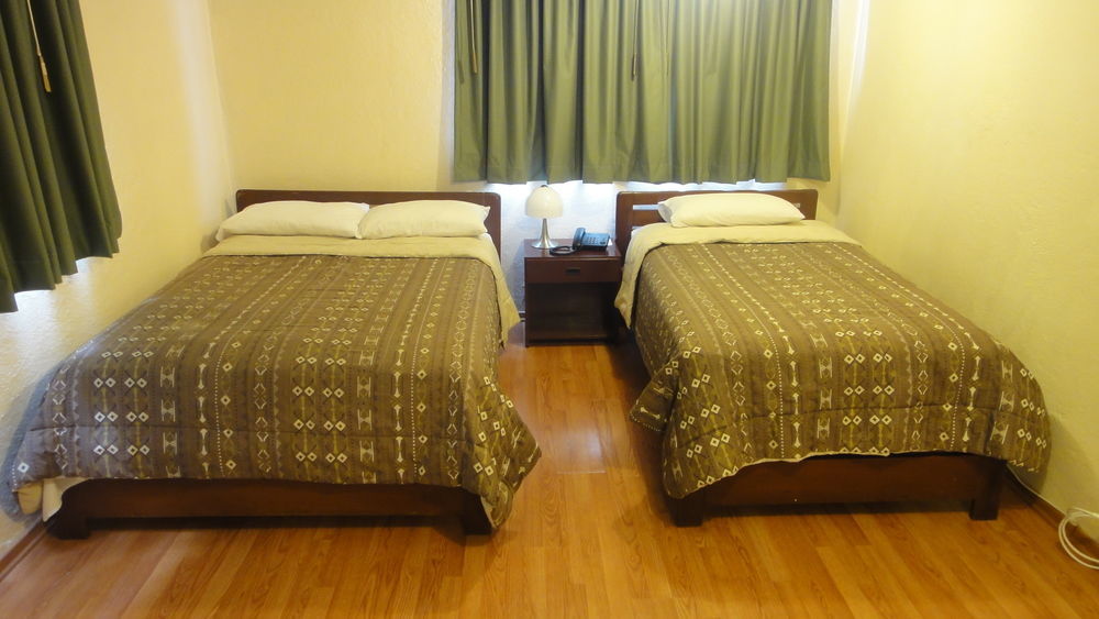 Alston Inn Hotel كويتو المظهر الخارجي الصورة