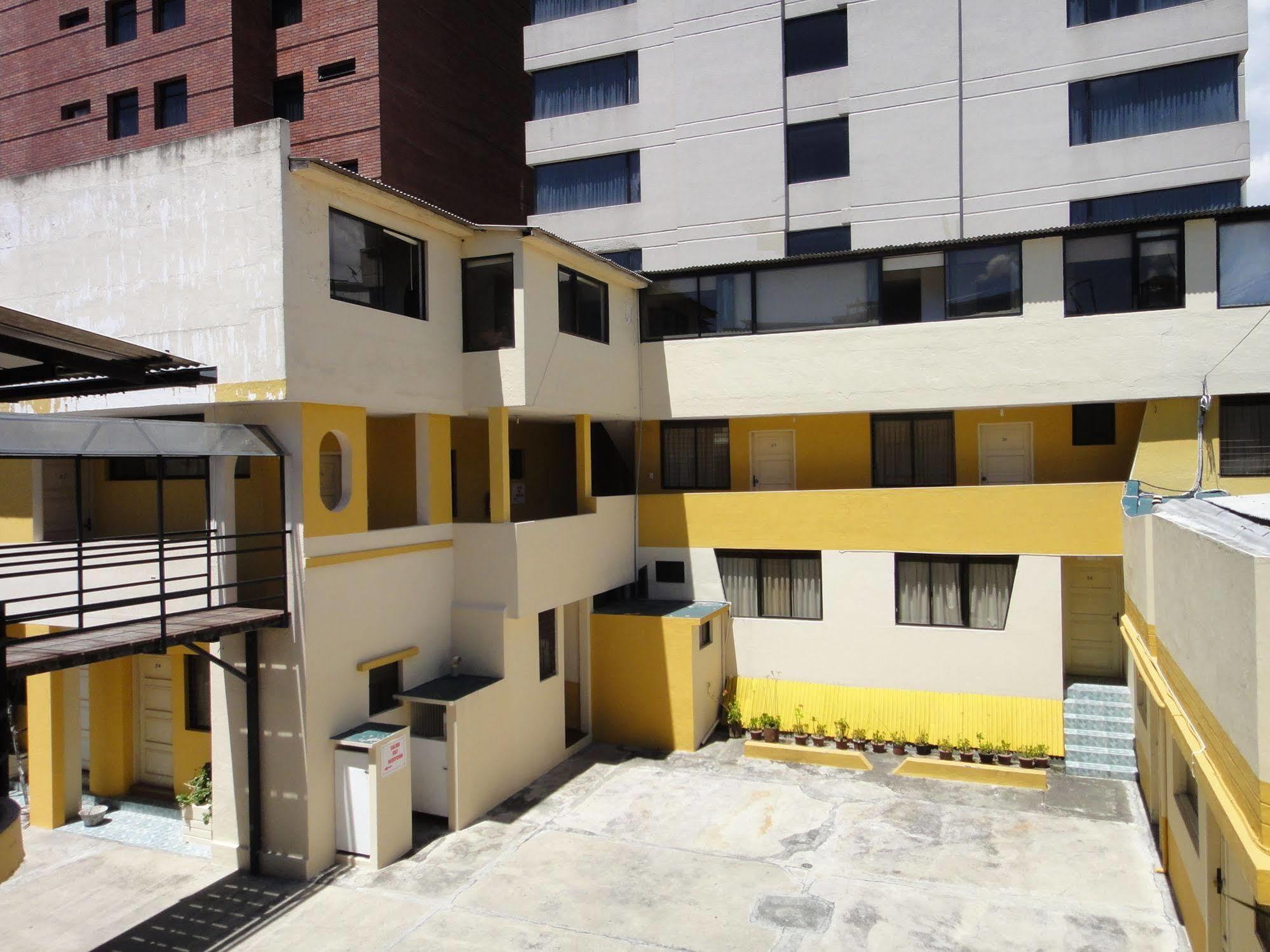 Alston Inn Hotel كويتو المظهر الخارجي الصورة