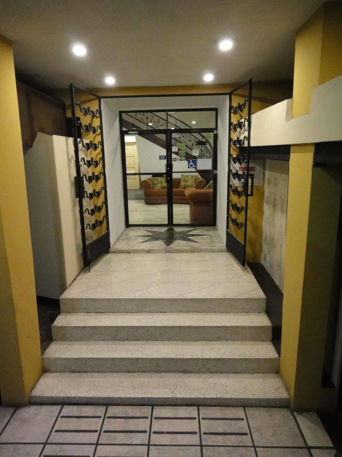 Alston Inn Hotel كويتو المظهر الخارجي الصورة