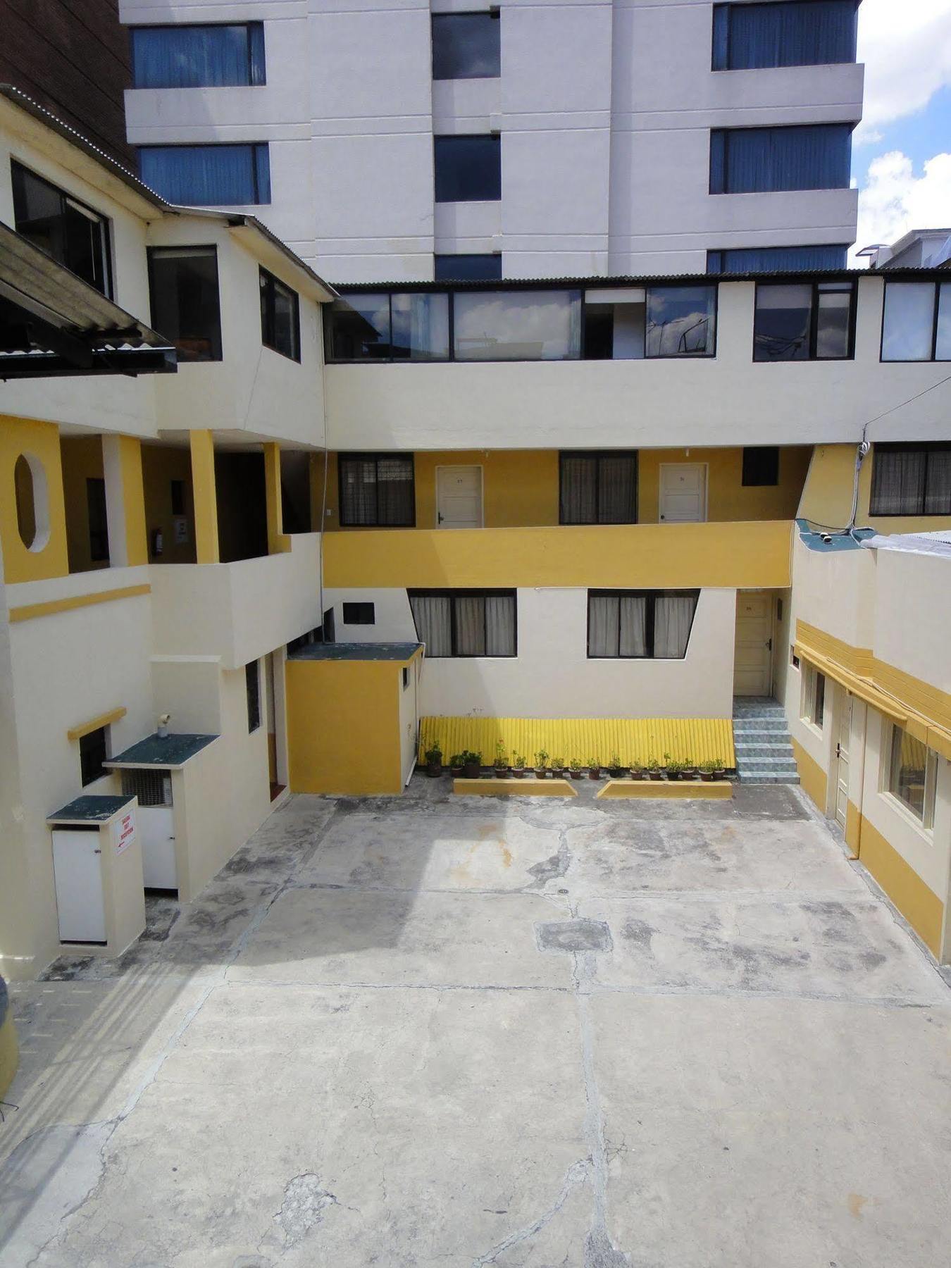 Alston Inn Hotel كويتو المظهر الخارجي الصورة