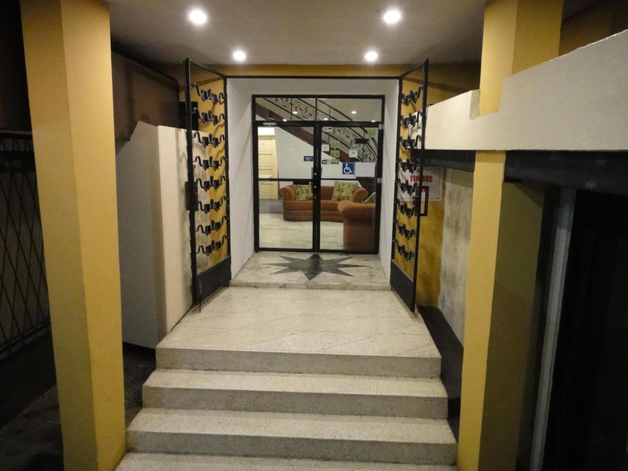 Alston Inn Hotel كويتو المظهر الخارجي الصورة